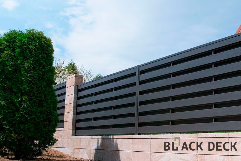 Забор из ДПК: современное решение для вашего участка — Black Deck